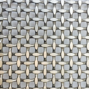 Maille décorative en acier inoxydable 304306 avec un motif carré en relief, pour cloisons et murs-rideaux - Product Image 1