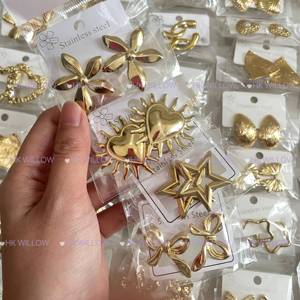 Boucles d'oreilles en acier inoxydable, élégantes et luxueuses, plaquées or, style simple et tendance - Product Image 4