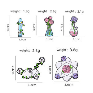 Pin de esmalte suave de alta calidad <span class=keywords><strong>con</strong></span> diseño de flor personalizada, insignia de solapa <span class=keywords><strong>con</strong></span> motivos de laboratorio (tubo de ensayo, frasco, planta en maceta), broche de metal para sombrero, bolso y ropa - Product Image 2