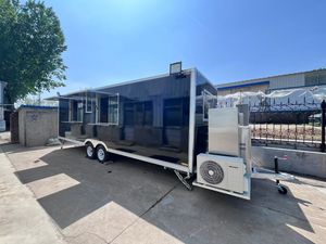 Charcuterie estonienne Verivorst avec saucisse de sang et orge, grillée et servie avec du choucroute et des myrtilles - Product Image 6