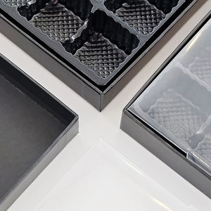 Caja de Regalo de Cartón para Dulces con Ventana Transparente, Impresa a Color Personalizada, Ecológica, con Laminado Mate y Apta para Alimentos - Product Image 3