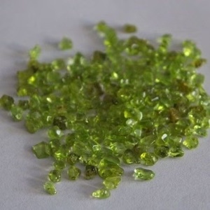 Vente en gros de copeaux de péridot naturel, gravier de cristal d'olivine verte concassée pour la fabrication de bijoux, remplissage de vases, guérison, Feng Shui, Chakra - Product Image 4