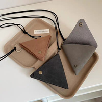 Porte-monnaie triangulaire en cuir PU tendance, mini sac pour écouteurs, étui créatif pour lunettes de soleil et accessoires – Vente flash