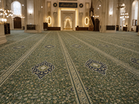 Tapis de prière islamique artistique pour mosquée, en polyester rembourré, épais, pliable, personnalisé, pour usage domestique et intérieur, vente en gros B2B, spécial Ramadan