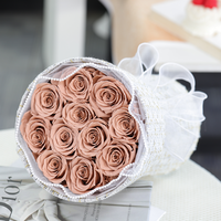 Lot de 11 boîtes de roses éternelles rouges de luxe en gros pour la Fête des Mères, la Saint-Valentin, la remise des diplômes et Noël