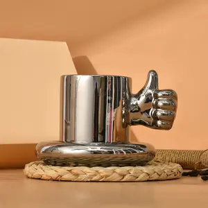 Lelyi Fabrik Persönlichkeit Griff Keramik becher Kaffee Untertasse Spaß kreative König Tasse und Untertasse