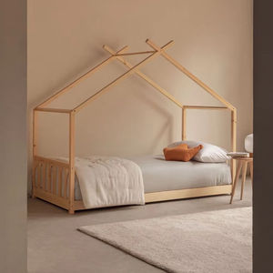 Lit maison <span class=keywords><strong>en</strong></span> bois moderne pour enfants, fabriqué <span class=keywords><strong>en</strong></span> bois naturel, comprend <span class=keywords><strong>un</strong></span> cadre à lattes, protection contre les chutes, écologique, vernis naturel - Product Image 1