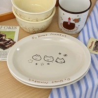 Assiette à salade à l'esthétique Instagram, motif chat étoilé crème, style coréen, illustration dessinée à la main, thème animalier, design élégant
