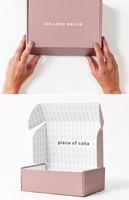 Boîte postale d'emballage de cadeau en carton ondulé de couleur personnalisée avec personnalisation