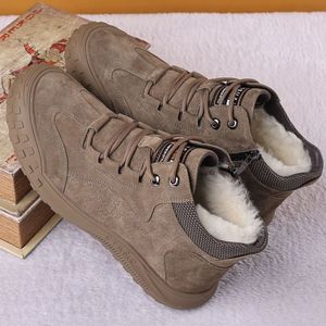 Zapatos deportivos de invierno 2025 para hombre, cálidos, de felpa, de algodón grueso, antideslizantes, para trabajo, protección laboral, estilo moderno, con malla. - Product Image 2