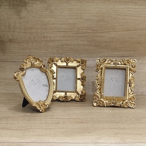 <span class=keywords><strong>Cadre</strong></span> <span class=keywords><strong>photo</strong></span> miniature en résine de style européen doré, décoré à la main, fabriqué en Chine, style Ins - Product Image 1