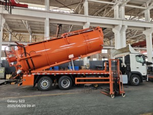 Obm OEM ODM combinato 7 m3 serbatoio di acqua pulita 9 m3 serbatoio di acque reflue Foton 16 -20ton di rete fognaria e autocarri sottovuoto hino - Product Image 4