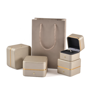 2020 New Arrivals Excellent Quality Luxury Gold Paper Bag Ring Necklace Jewelry Packaging Box Custom PU leather Jewelry box