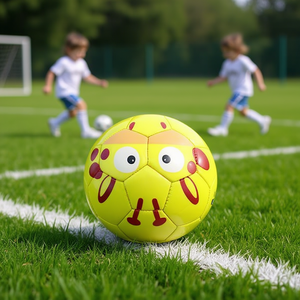 Non. Ballon de football à motifs animaliers - Product Image 2