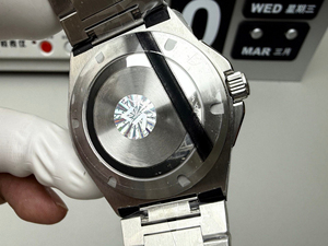 Montre de luxe pour homme en acier inoxydable avec cristal saphir, mouvement mécanique automatique, résistante à l'eau, affichage de la date lumineux, plongeur - Product Image 3