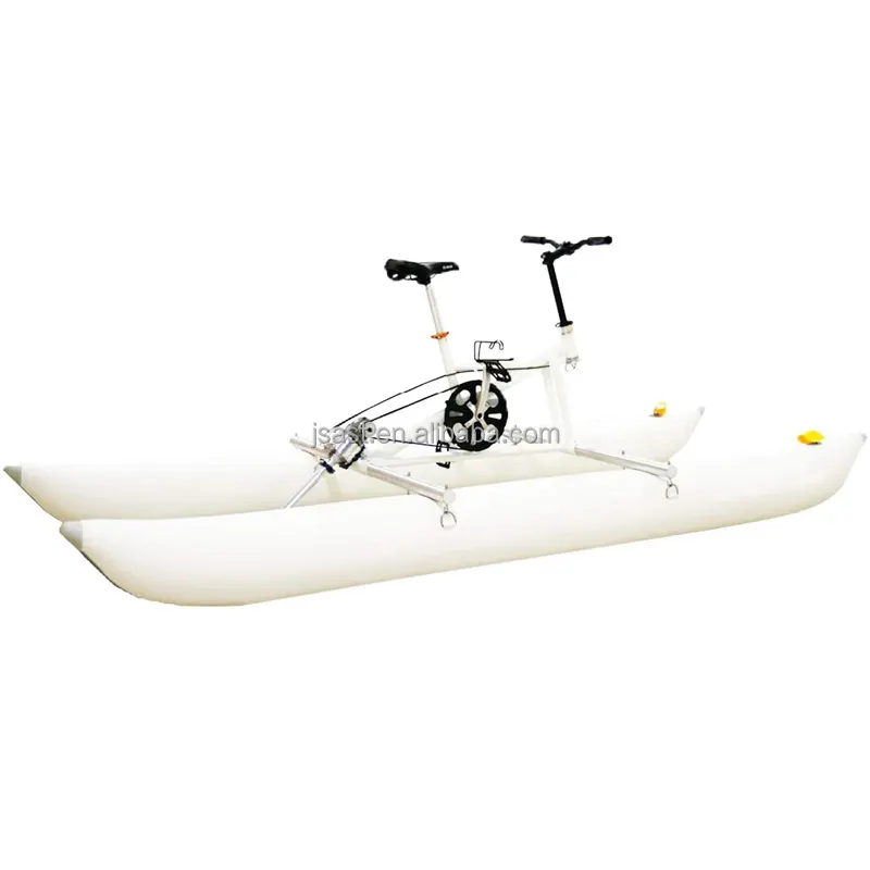 אופני דוושת מים חדשים עם צינור אינפלציה בצבע לבן פארק מים חיצוני נייד מתקפל נייד רכיבה על דוושה מתנפחת
