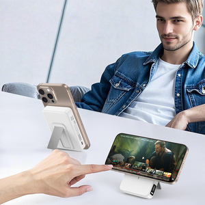 Pantalla LED de carga rápida de alta calidad 15W Banco de energía OEM magnético inalámbrico para teléfono - Product Image 4