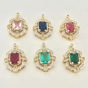 Pendentif géométrique en zircon taille émeraude avec breloques en cristal, pour usage quotidien, serti clos en cuivre plaqué, Yiwu Hiver 2024 - Product Image 2