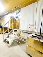 Système de prétraitement par pulvérisation haute pression en acier inoxydable pour ligne de revêtement en poudre de composants structurels sur mesure