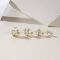 Anting-anting stud berlian moissanite cluster bunga perak sterling 925 untuk wanita, warna D, VVS1, berlapis emas 18K