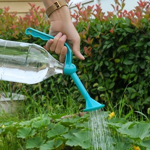 Arrosoir manuel en plastique pour jardin avec buse réglable pour l'irrigation des plantes, utilisation en extérieur - Product Image 2