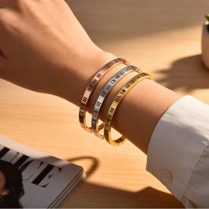 <span class=keywords><strong>Bracelet</strong></span> à chiffres romains pour femmes et hommes, <span class=keywords><strong>bracelet</strong></span> articulé avec diamants CZ, <span class=keywords><strong>or</strong></span> rose 18 carats, <span class=keywords><strong>argent</strong></span>, bijoux pour tous les jours et les fêtes - Product Image 2