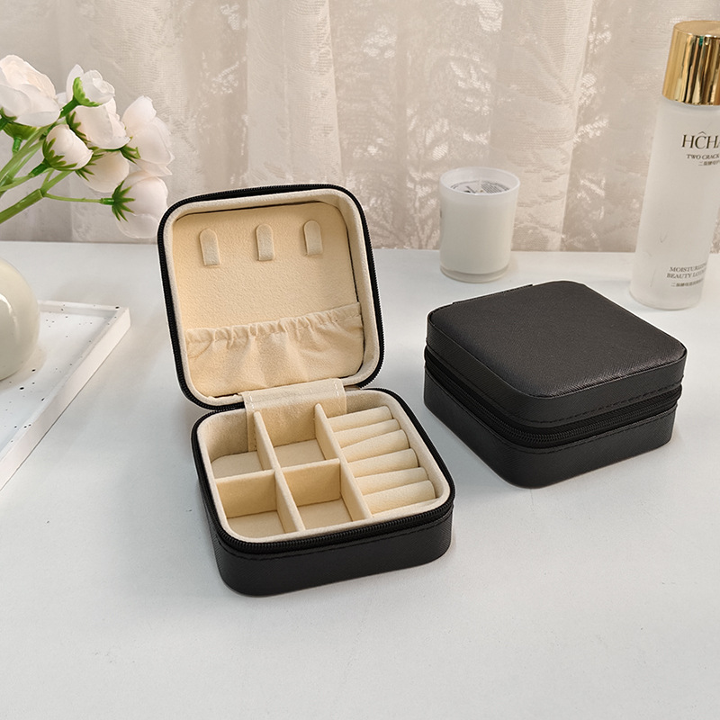 Motivo a croce nera; scatola di immagazzinaggio