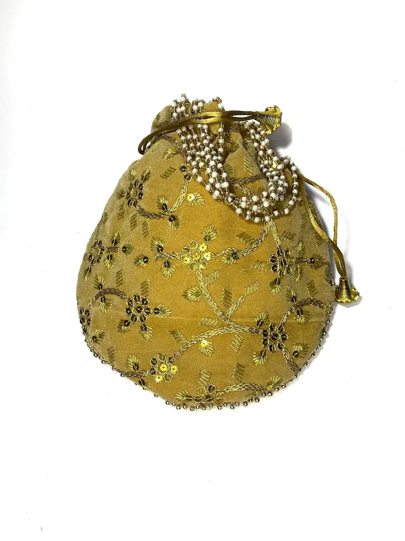 โกลเด้น