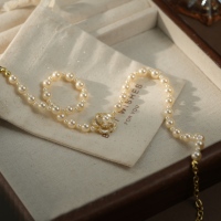 Collier Camélia en Alliage et Faux-Perles pour Femme TANGPEI – Collection Designer « Camélia Pearl Whisper » – Perles Blanches Tendance et Chic – Idéal Cadeau