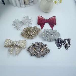 Fiore per Scarpe con Perle e Fiocco alla Moda con Strass Termoadesivi, Accessori Fai-da-Te per Scarpe con Perle e Strass - Product Image 5