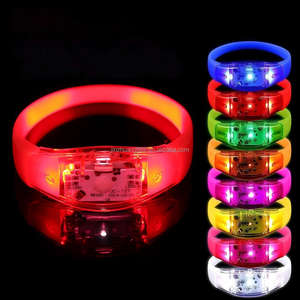 Gelang LED Pesta yang Dikendalikan Suara Pintar, Gelang Silikon dengan Logo Kustom untuk Acara Besar Hadiah Promosi - Product Image 3