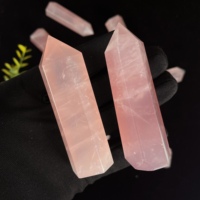 Tour en quartz rose naturel de haute qualité pour la méditation, la décoration intérieure et l'artisanat – Vente en gros