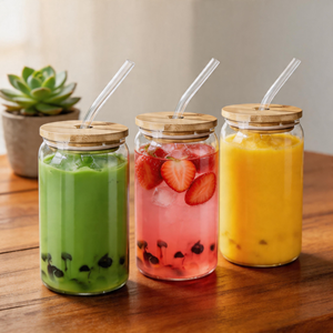 Gobelet à café en verre borosilicate en forme de canette, 500 ml (16 oz), pour thé glacé et café, avec couvercle en bambou et paille – Vente directe usine - Product Image 3