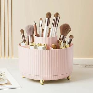 Organizador de cosméticos giratorio para brochas de maquillaje, almacenamiento de plástico para escritorio con compartimento para lápiz labial para herramientas de belleza - Product Image 3