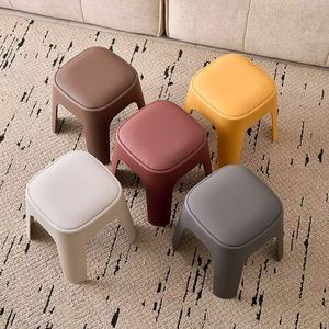 Sgabello quadrato di plastica di alta qualità da pranzo uso domestico sgabelli impilabili portatili - Product Image 6