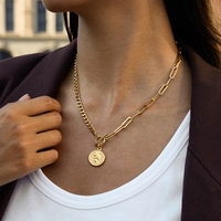 Collier J&D en acier inoxydable plaqué or 18 carats, pendentif moderne classique en forme de pièce de monnaie, boucle OT