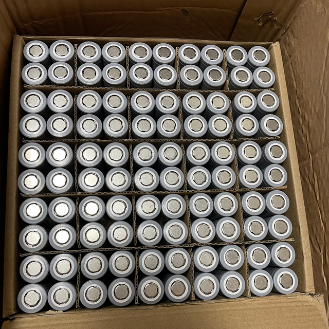 18650 Battery 3.7V NCM Lithium Li Ion Battery Cylindrical Lithium Cell 1500mAh 2000mAh 2200mAh 2600mAh 3000mAh 3200mAh 3500mAh