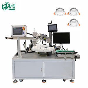 Machine de marquage laser à fibre avec couvercle en plastique pour positionnement visuel, pour abat-jour LED, positionnement rotatif et découpe de matériaux par bras robotisé - Product Image 5
