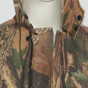 Chaqueta Impermeable de PVC con Capucha, Camuflaje Resistente, para Caza, Pesca y Trabajo al Aire Libre - Product Image 3