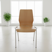 Chaise de conférence commerciale empilable et accrochable OKBUY en contreplaqué courbé avec cadre chromé pour la formation et les banquets