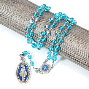<span class=keywords><strong>Rosario</strong></span> <span class=keywords><strong>de</strong></span> <span class=keywords><strong>la</strong></span> <span class=keywords><strong>Virgen</strong></span> María en Plata Azul con Cuentas <span class=keywords><strong>de</strong></span> Cristal <span class=keywords><strong>de</strong></span> 8mm y Centro Milagroso, Rosarios Católicos para <span class=keywords><strong>la</strong></span> Oración - Product Image 5