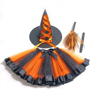 Conjuntos de disfraces de bruja para adultos con estilo espeluznante para Halloween Este conjunto tiene un sombrero puntiagudo clásico, una falda de tul fluida y una escoba de bruja - Product Image 4