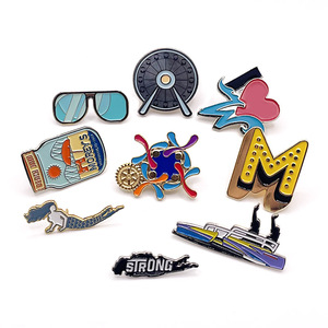 Tùy Chỉnh 3D Phim Hoạt Hình Vui Men Cứng Ve Áo Pins Halloween Phim Hoạt Hình 3D Phim Hoạt Hình Cờ Với Mexico Hat Phong Cách Truyền Thống Men Pin - Product Image 1