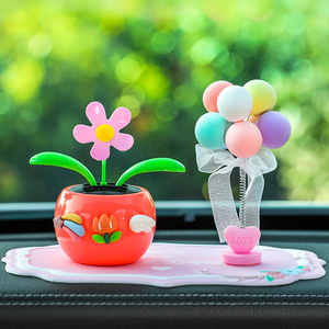 Ornement de voiture en plastique motif fleur de dessin animé, accessoire décoratif d'intérieur d'été léger au design oscillant - Product Image 3