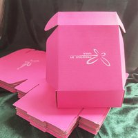 50pcs personnalisé découpé boîte postale Carton plat Pip noir expéditeur boîtes d'affranchissement avec Logo