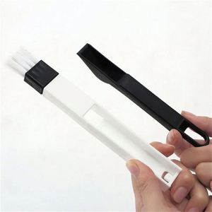 Brosse de nettoyage multifonctionnelle 2-en-1 pour fenêtres, portes et claviers, avec tête en microfibre et manche en plastique - Product Image 2