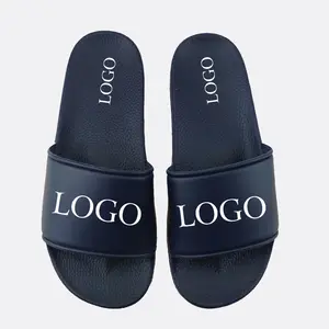 Sandal selop hitam LOGO kustom PVC gaya klasik untuk pria, sandal selop kosong kustom untuk pria