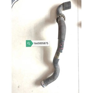 Manguera de refrigerante Mercedes-Benz 1665005875 de goma de 8 pulgadas utilizada para reemplazo y reparación - Product Image 1