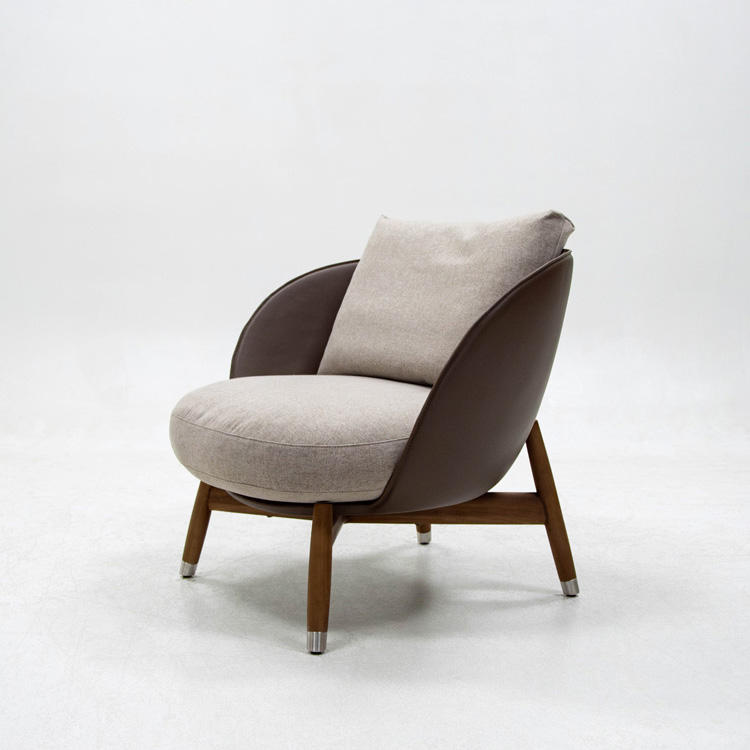 สีน้ำตาล