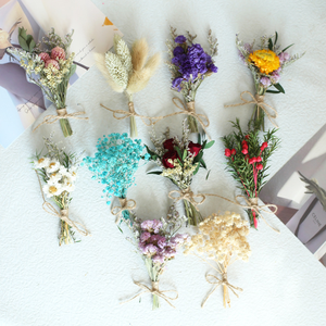 Mini Ramo de <span class=keywords><strong>Flores</strong></span> Secas Hecho a Mano, Corsage Floral Natural Preservado para Invitados de Boda, Recuerdo de Despedida de Soltera, Decoración del Hogar, Accesorio para Fotos - Product Image 5